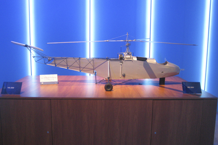 Scale model of the Vought-Sikorsky VS-300 at Heli-Expo 2013.